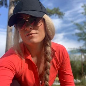 Meet your Posher, Joni